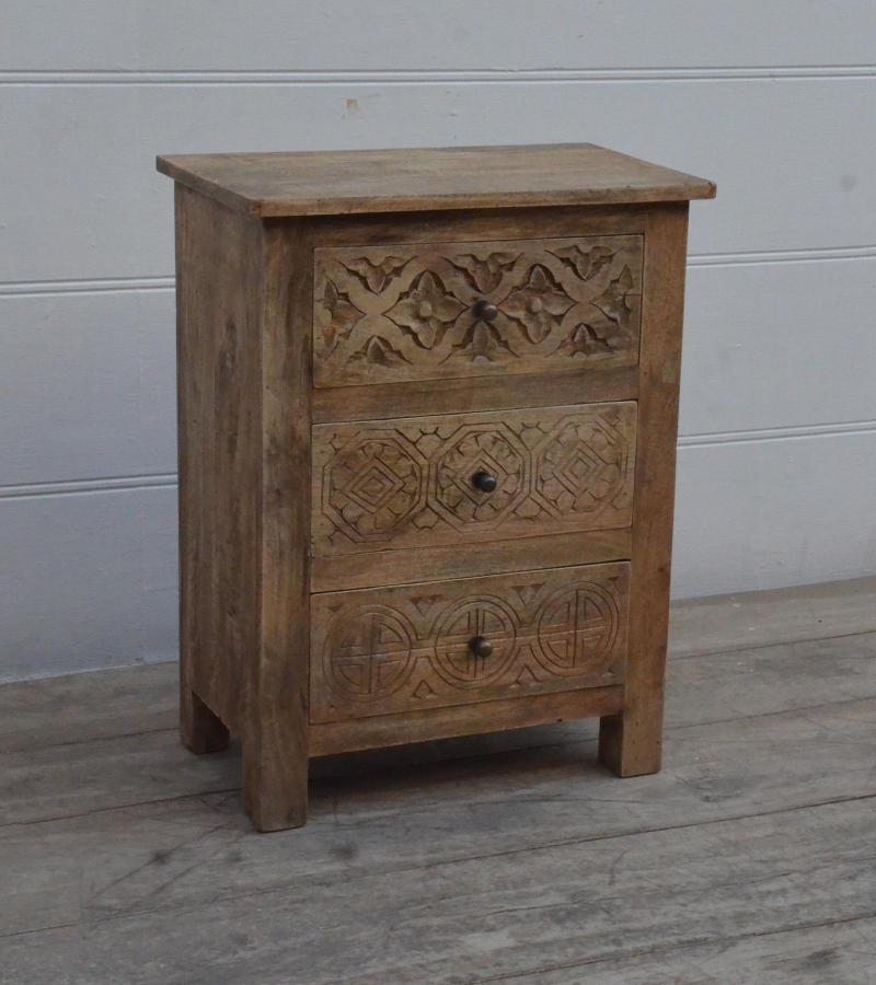 SOLID HAND CARVED WOOD NIGHTSTAND / END TABLE 3 DRAWERS