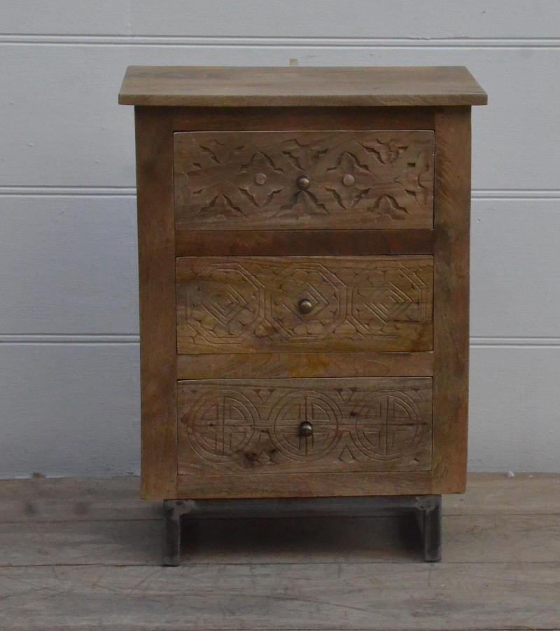 SOLID WOOD HAND CARVED 3 DRAWER END TABLE / NIGHTSTAND