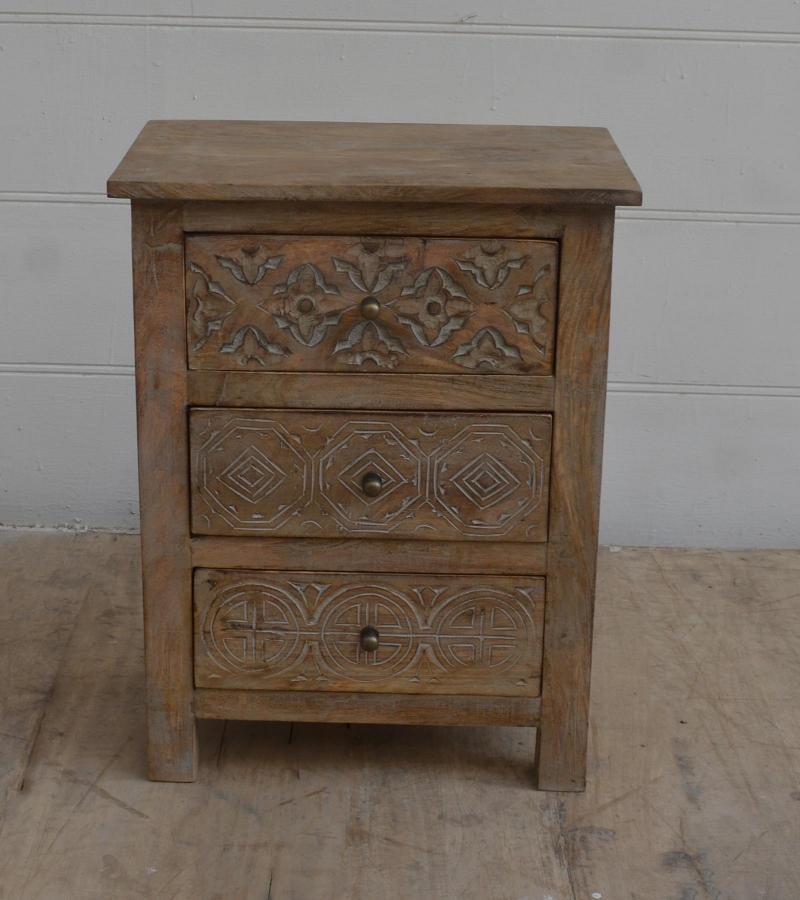 SOLID HAND CARVED WOOD NIGHTSTAND / END TABLE 3 DRAWERS