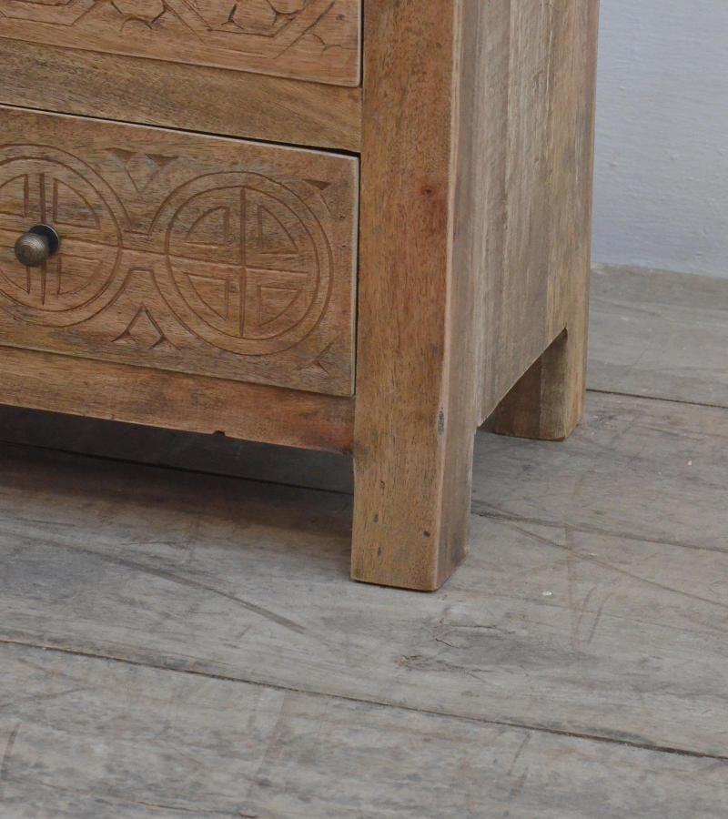 SOLID HAND CARVED WOOD NIGHTSTAND / END TABLE 3 DRAWERS