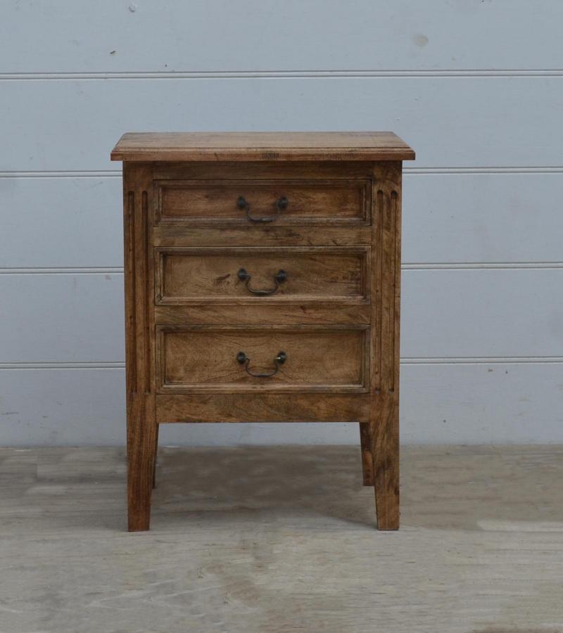 SOLID WOOD END TABLE / NIGHTSTAND 3 DRAWER