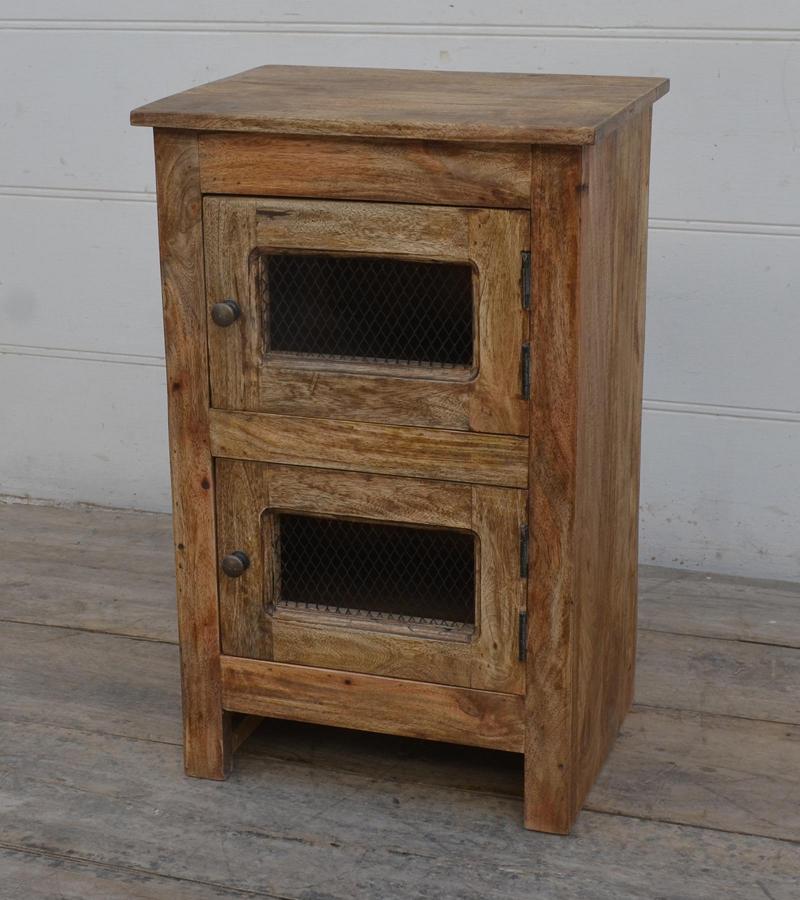 SOLID WOOD 2 DOOR END TABLE / NIGHTSTAND