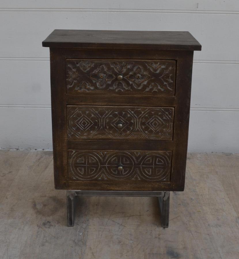 SOLID HAND CARVED WOOD 3 DRAWER NIGHTSTAND / END TABLE