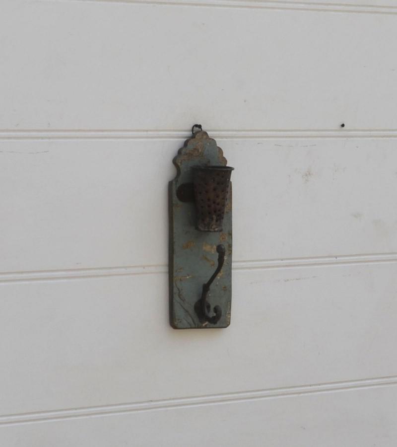 WOODEN HANGER