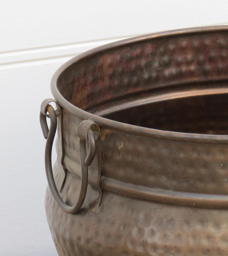 IRON POT