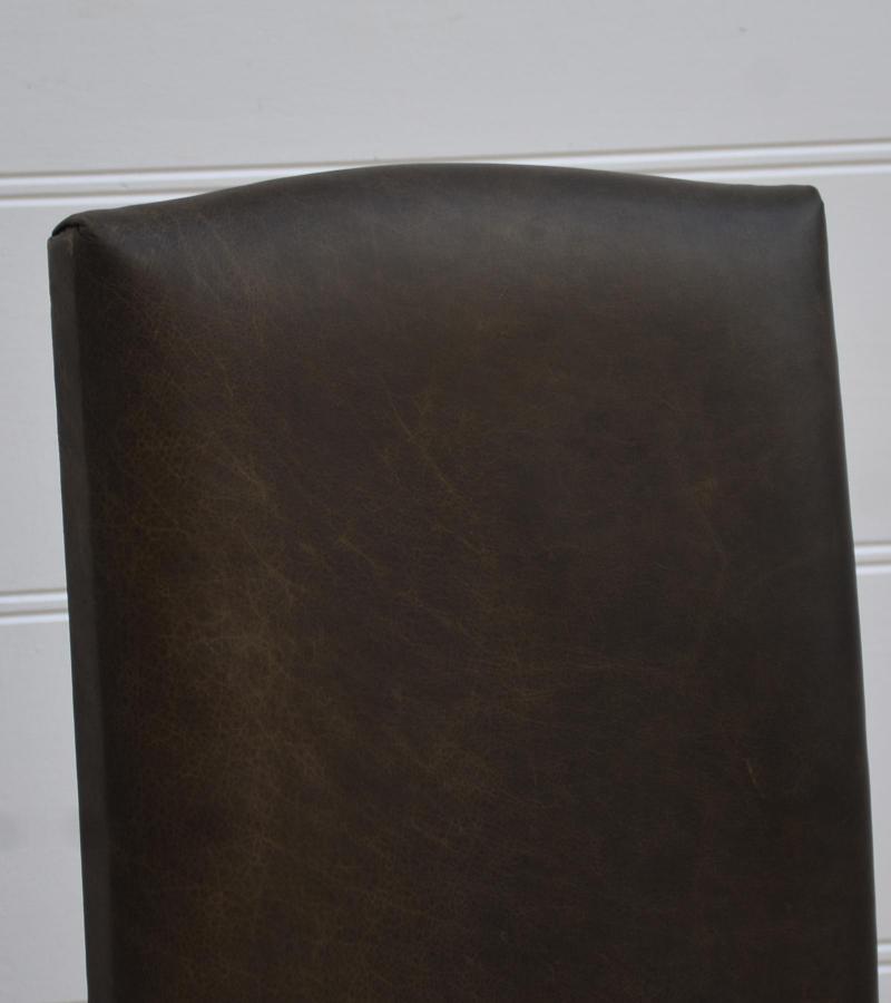 WOODEN CHAIR