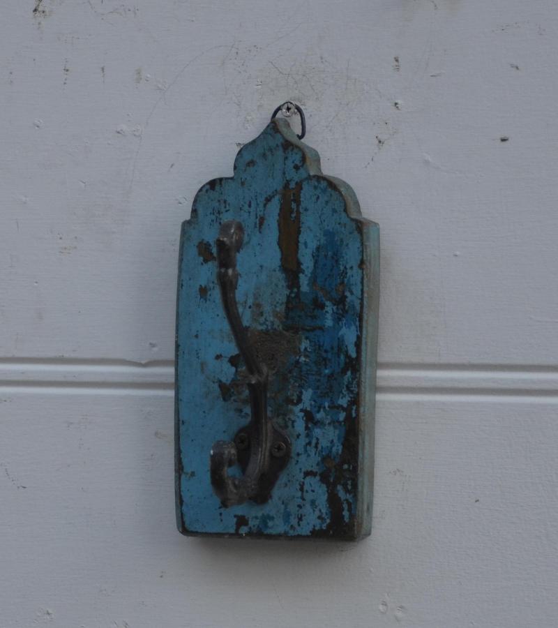 WOODEN HANGER