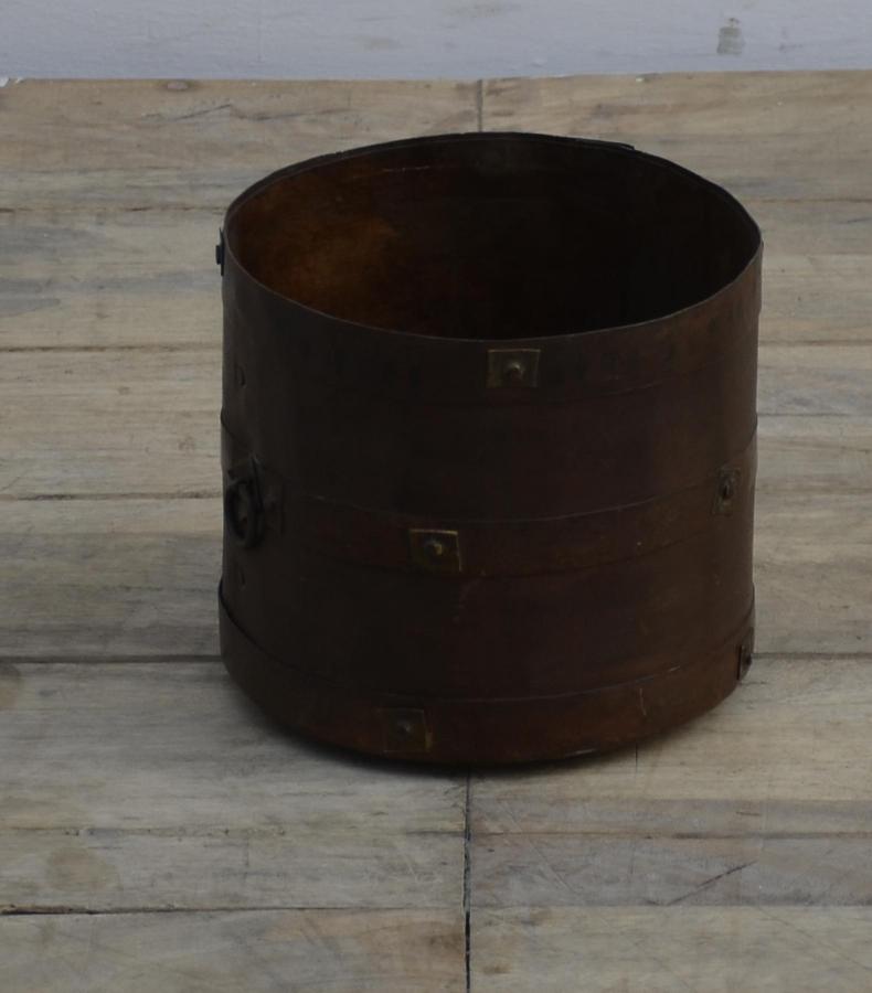 IRON POT