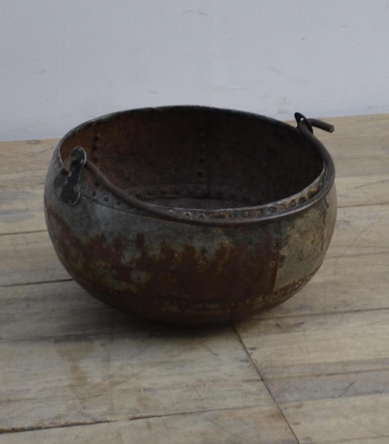 IRON POT