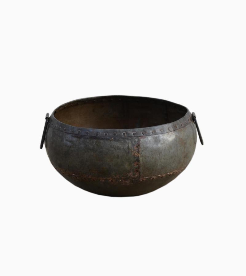 IRON POT