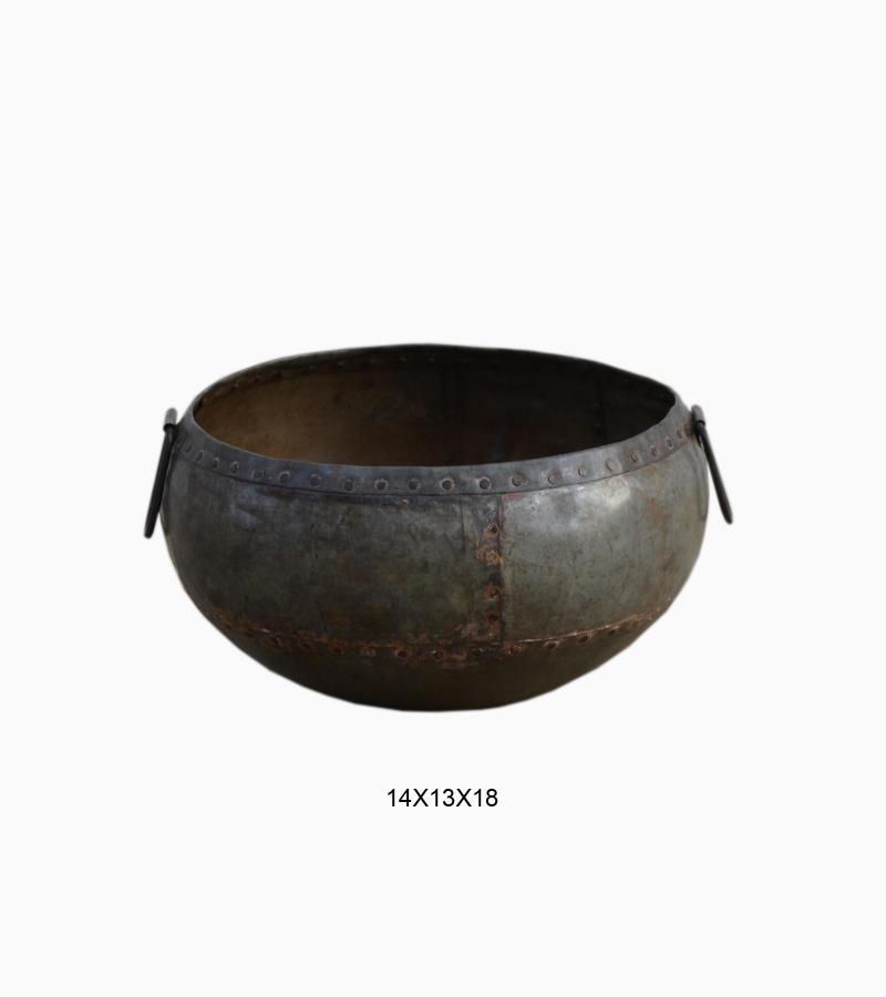 IRON POT