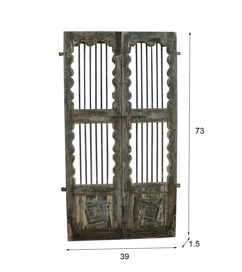 WOODEN DOOR
