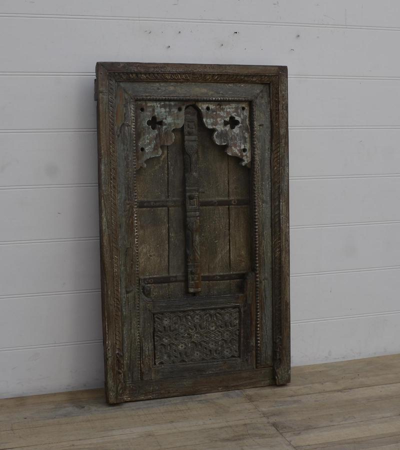WOODEN WINDOW