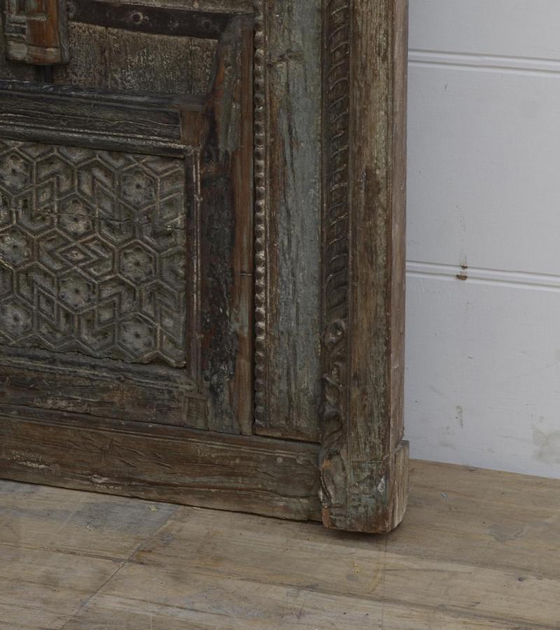 WOODEN WINDOW