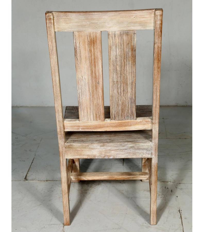 WOODEN CHAIR