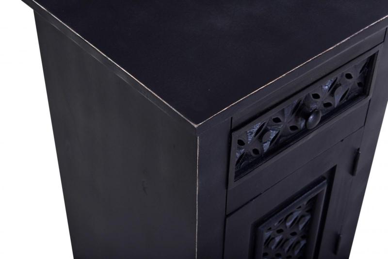 CARVED WOOD END TABLE / NIGHTSTAND