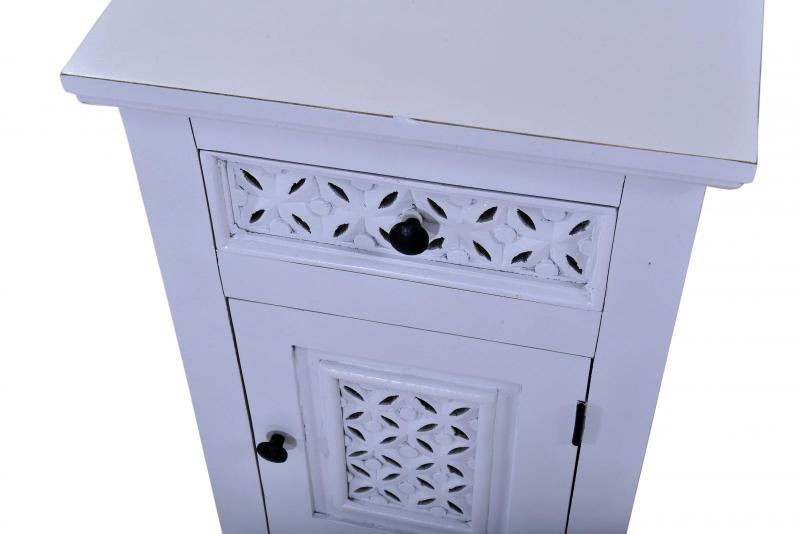 CARVED WOOD END TABLE / NIGHTSTAND