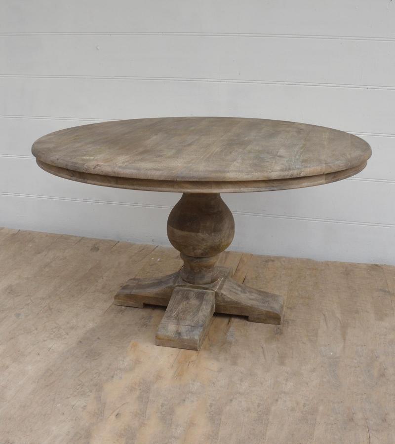 SOLID WOOD ROUND DINING TABLE