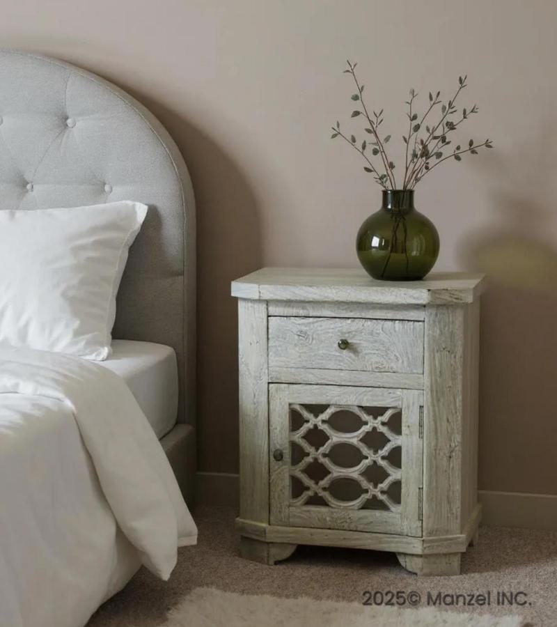 SOLID WOOD NIGHTSTAND / END TABLE