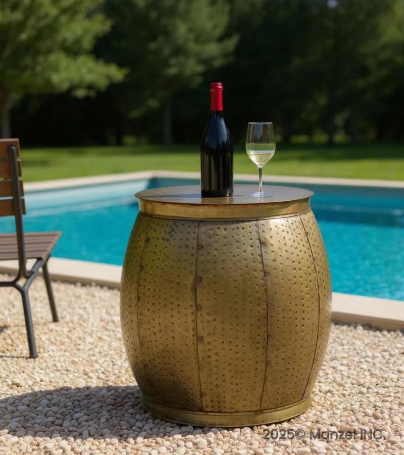 METAL + WOOD END TABLE