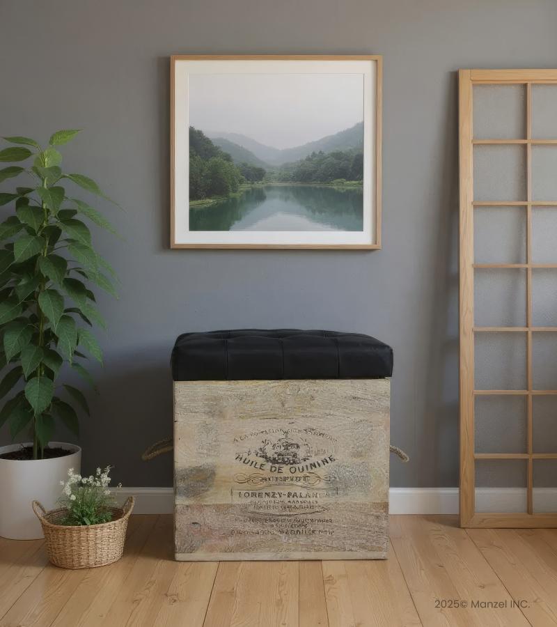 BOX WITH LEATHER SEAT