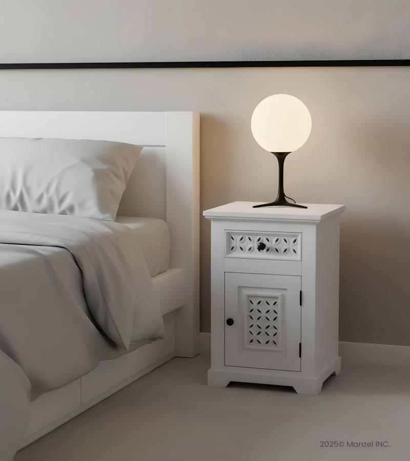 CARVED WOOD END TABLE / NIGHTSTAND