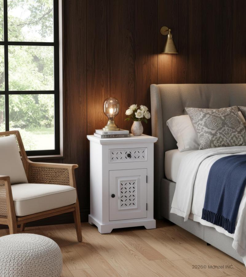 CARVED WOOD END TABLE / NIGHTSTAND