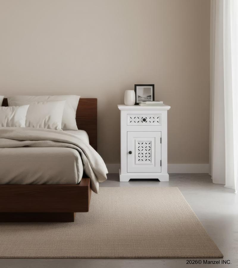 CARVED WOOD END TABLE / NIGHTSTAND