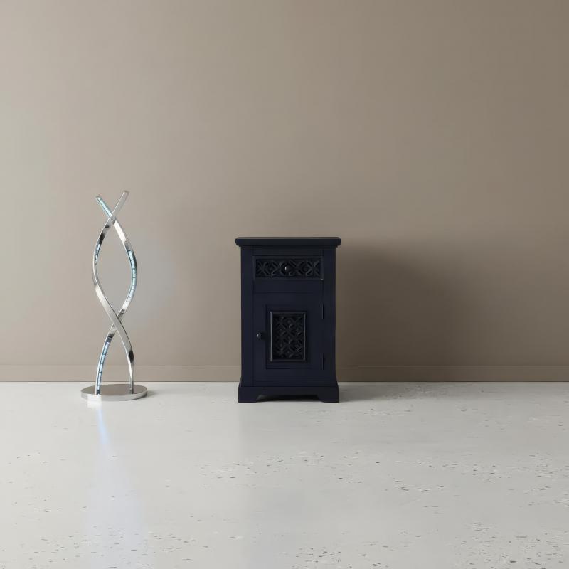 CARVED WOOD END TABLE / NIGHTSTAND