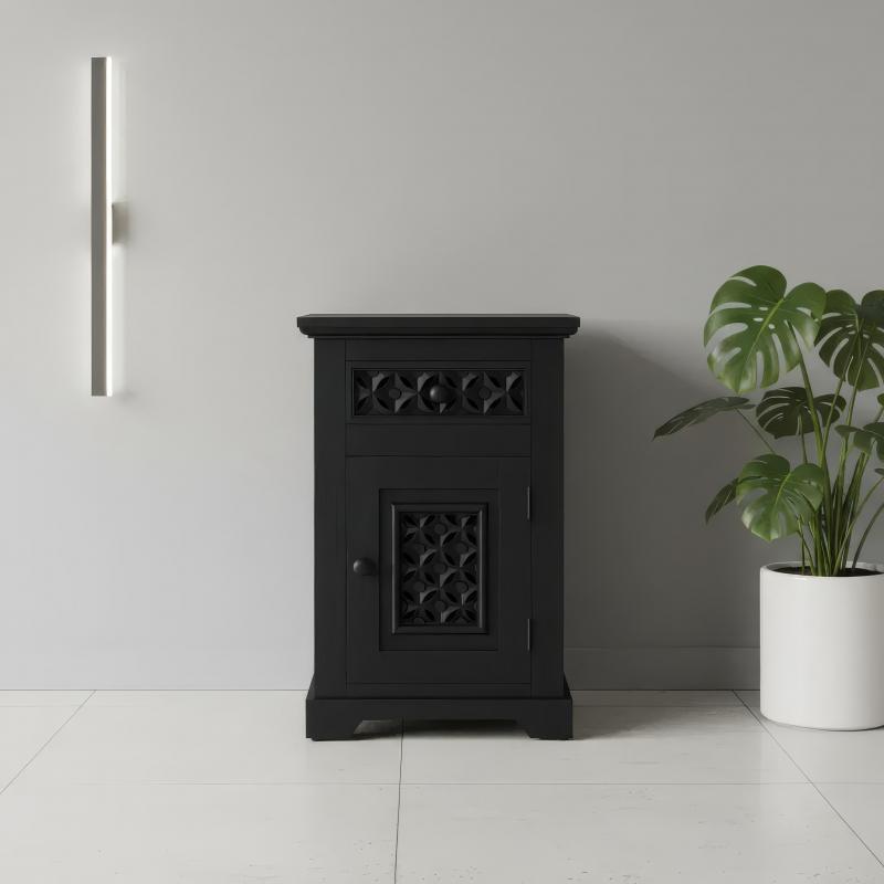 CARVED WOOD END TABLE / NIGHTSTAND