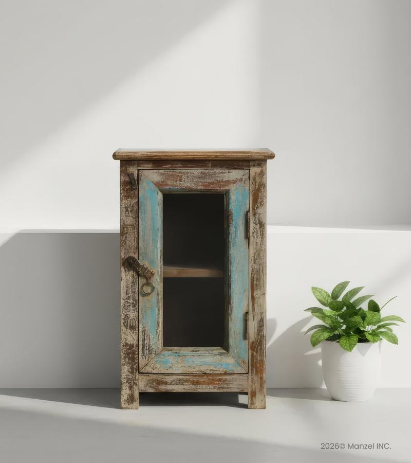 WOODEN SHOWCASE