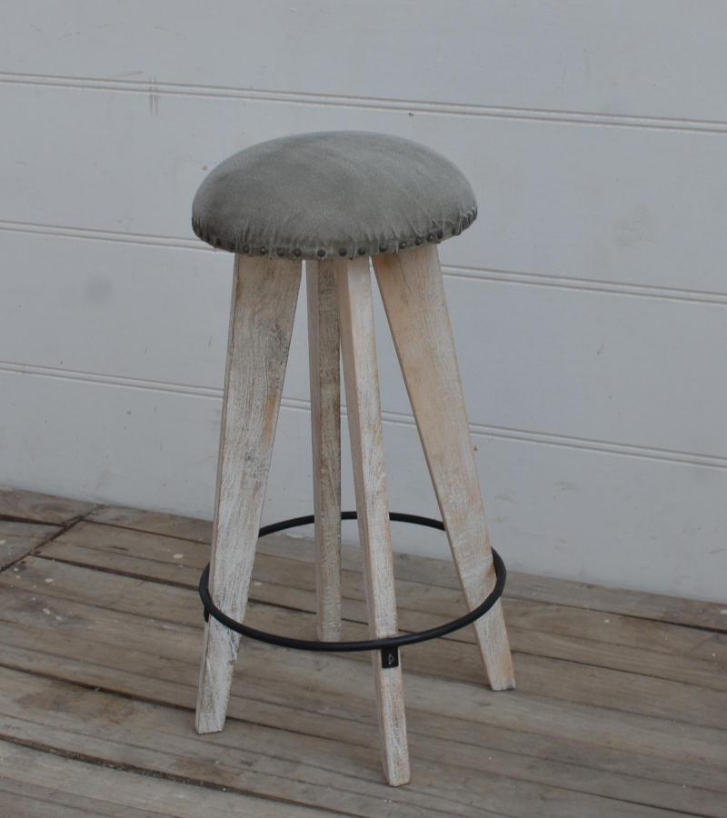 Bar stool