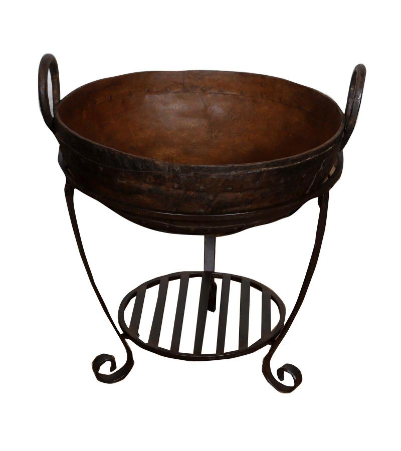 IRON KADAI WITH STAND