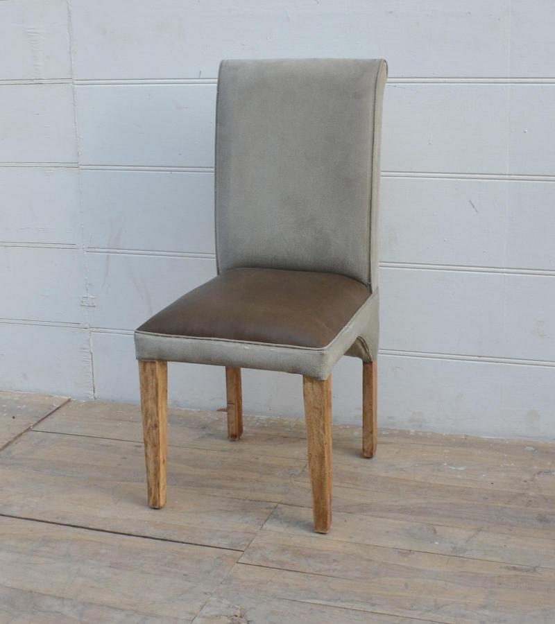 WOODEN CHAIR