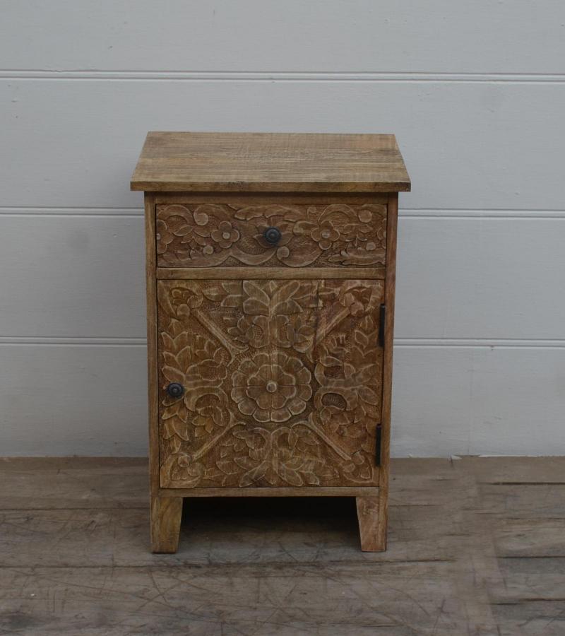 SOLID HAND CARVED WOOD NIGHTSTAND / END TABLE