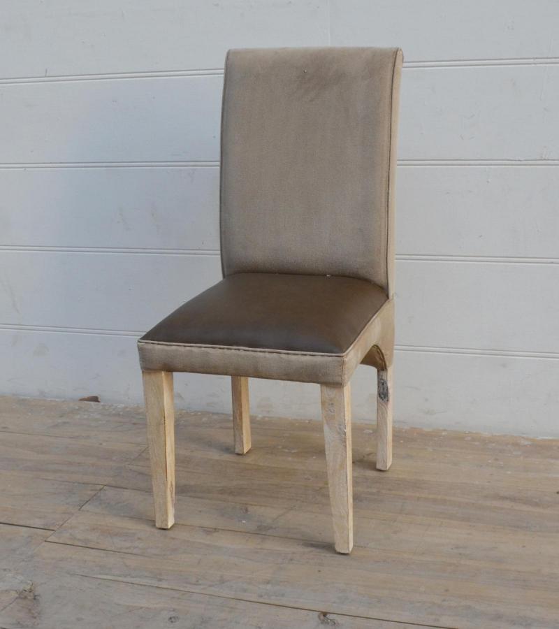 WOODEN CHAIR