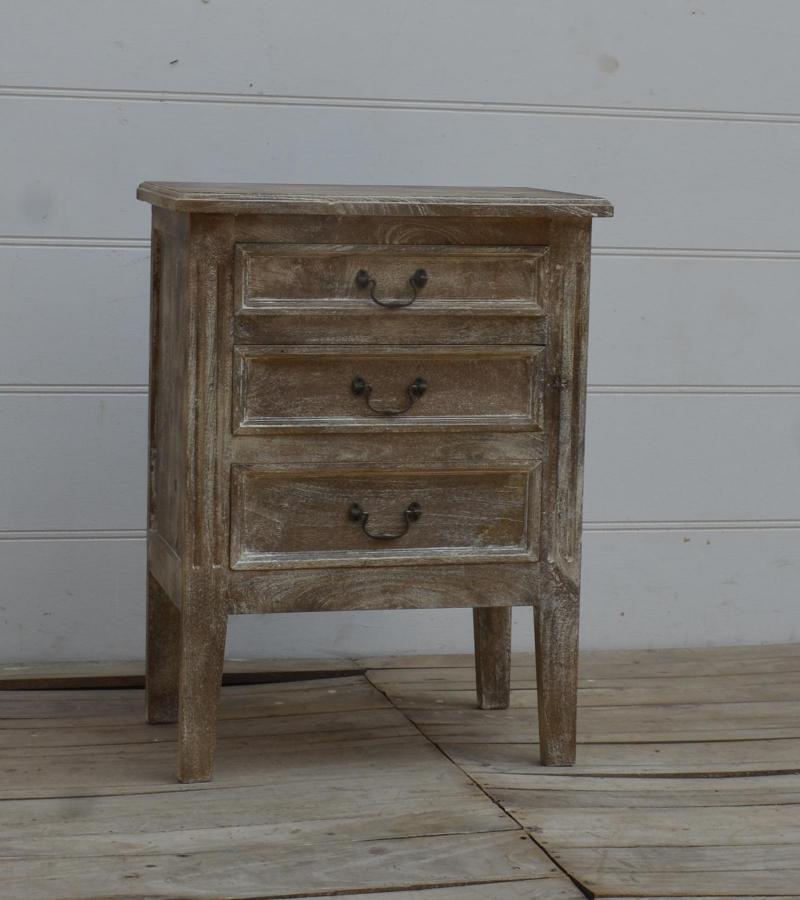 SOLID WOOD END TABLE / NIGHTSTAND 3 DRAWER
