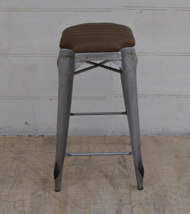 COUNTER STOOL