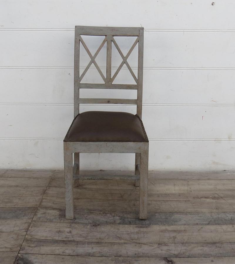 WOODEN CHAIR