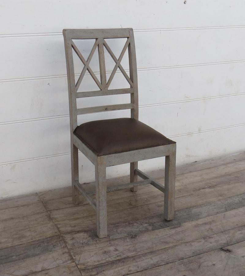WOODEN CHAIR