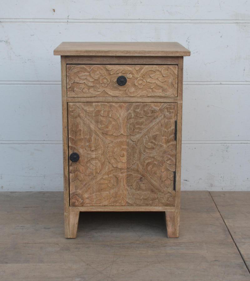 SOLID HAND CARVED WOOD NIGHTSTAND / END TABLE