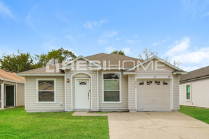 3050 Wavering Ln Photo