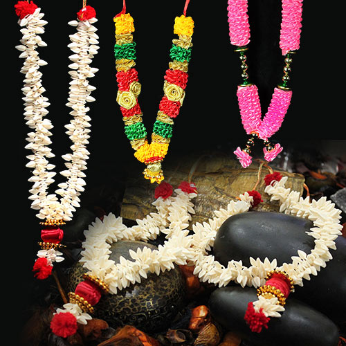 Meaning, Different Types of Flower Garland & Reasons For Offering