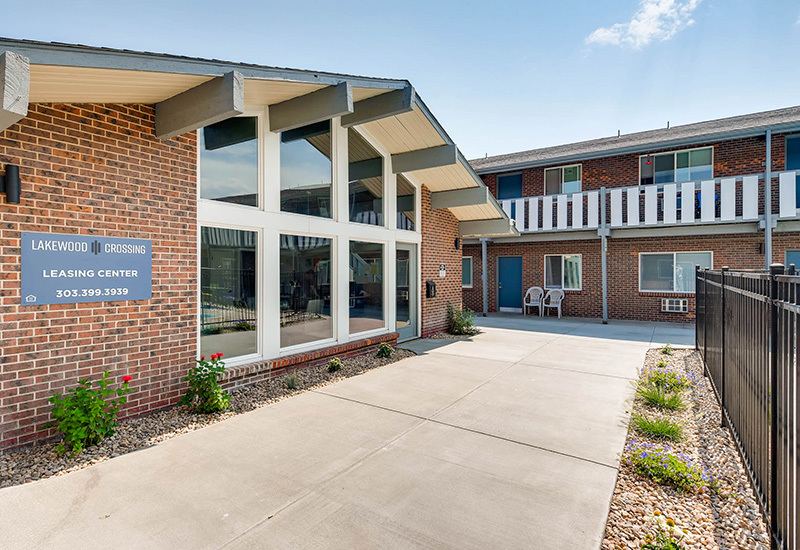 1852 S. Wadsworth Blvd 39, Lakewood, CO 80232 Boutique Apts