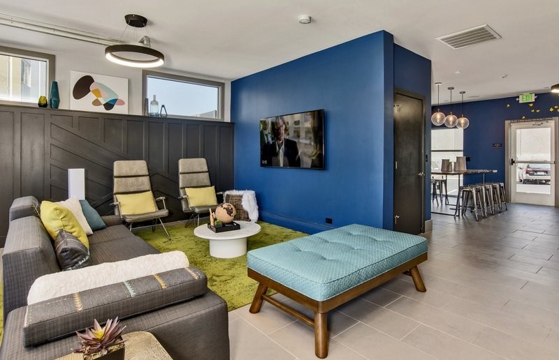 2155 E Buchtel Blvd. B409, Denver, CO 80210 Boutique