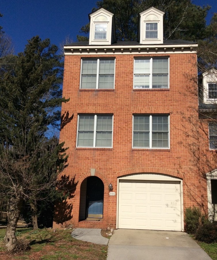 668 Todd Trail, Newport News, VA 23602 Real Property Management VA