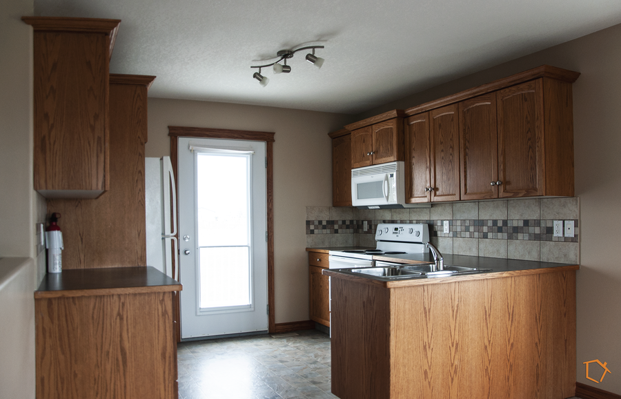 216 2 Avenue W, Granum, AB T0L 1A0 Renters Choice & Management LTD