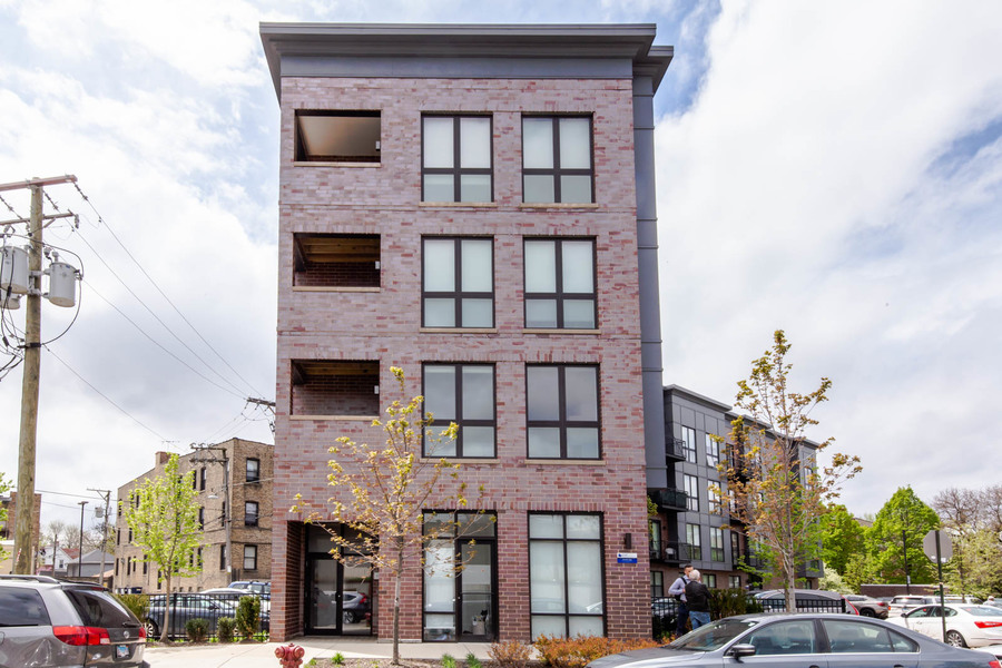 ShowMojo 3941 N Keeler Ave 3941301, Chicago, IL 60641 Kass