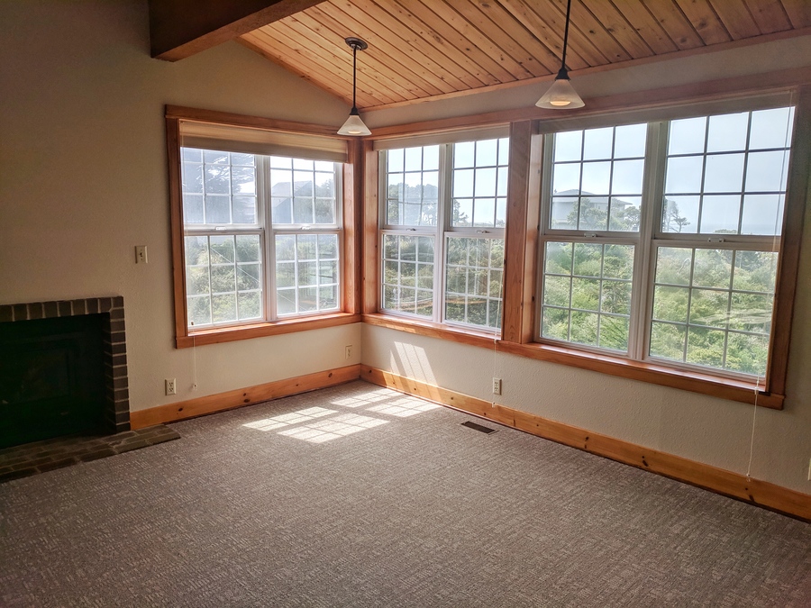 514 SW 7th St, Newport, OR 97365 Oregon Coast Property Management