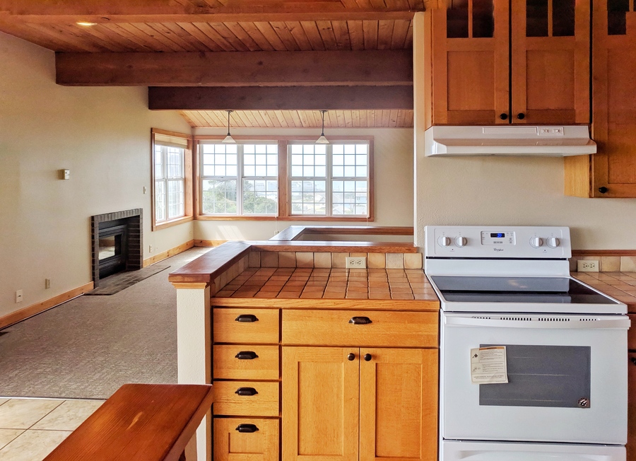 514 SW 7th St, Newport, OR 97365 Oregon Coast Property Management